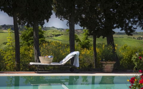 Villa Santa Virginia: Mobilier De Jardin, Meubles, Piscine, Ombre, Jardin, Loisir, Chaise, Pot De Fleur, Aménagement Paysager, Eco Hôtel