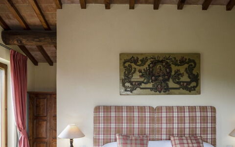 Villa Torre: Meubles, Design Intérieur, Mur, Bois, Sol, Sol, Textile, Lit, Éclairage, Chambre