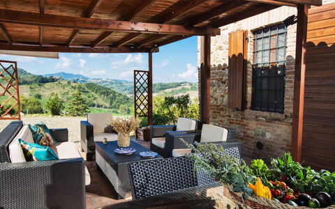 Cascina Tabia: Meubles, Mobilier De Jardin, Chaise, Table, Tableau De Plein Air, Table Cuisine Et Salle A Manger, Porche, Patio, Eco Hôtel, Restaurant