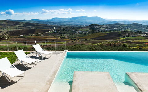 Villa Eroica: Piscine, Colline, Chaîne De Montagnes, Recours, Crête, Eco Hôtel, Ville Resort, Villa