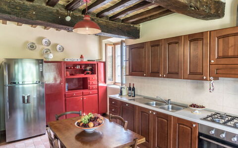 Cascina Arcangelo: Cuisine, Meubles, Cabinetry, Appareil De Cuisine, Comptoir, Sol, Design Intérieur, Bois, Principaux Appliance, Plafond