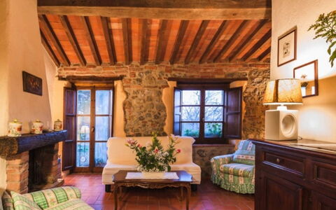 Podere Contignano: Mur, Meubles, Chaise, Pot De Fleur, Plante D'Appartement, Brique, Mur De Pierre, Villa, Ferme, Salon