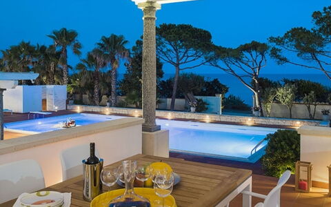 Villa delle Palme: Sol, Design Intérieur, Recours, Sol, Meubles, Piscine, Éclairage, Eco Hôtel, Chaise, Ombre