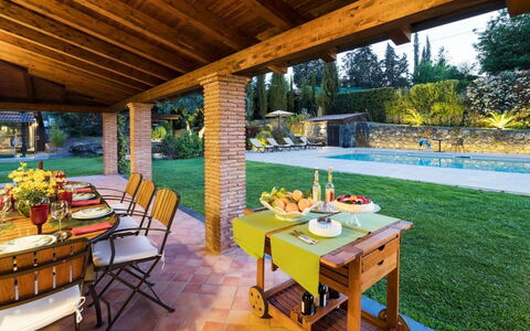 Villa Etna: Meubles, Table, Chaise, Recours, Design Intérieur, Mobilier De Jardin, Table Cuisine Et Salle A Manger, Piscine, Tableau De Plein Air, Jardin