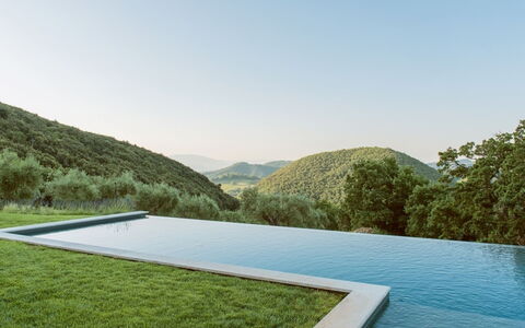Villa Piuma: Paysage Naturel, Colline, Piscine, Station De Montagne, Chaîne De Montagnes, Vallée, Aménagement Paysager, Eco Hôtel