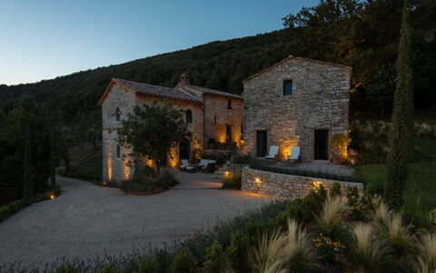 Villa Piuma: Biens, Chalet, Aménagement Paysager, Ferme, Jardin, Manoir, Villa, Éclairage Paysager, Soirée, Village De Montagne