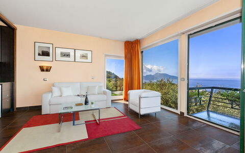 Villa Liliana: Meubles, Design Intérieur, Sol, Pièce, Sol, Table, Plafond, Chaise, Appartement, Canapé