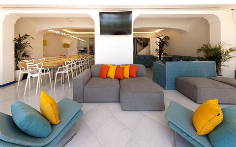 Villa Nerano: Meubles, Design Intérieur, Sol, Sol, Plafond, Table, Pièce, Chaise, Canapé, Salon