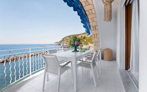 Villa Luce: Mer, Meubles, Océan, Chaise, Mobilier De Jardin, Côte, Recours, Balcon, Table Cuisine Et Salle A Manger, Restaurant