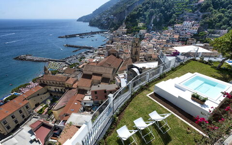 Villa Limoncello: Ville, Côte, Zone Résidentielle, Cotiers Et Relief Océaniques, Mer, Design Urbain, Océan, Photographie Aérienne, Vue Du Ciel, Village