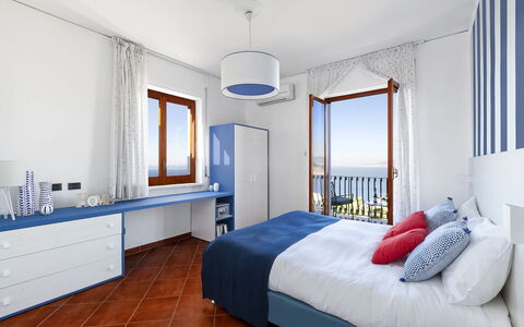 Villa Flora: Design Intérieur, Sol, Sol, Meubles, Chambre, Pièce, Appartement, Mer, Domicile, Lit
