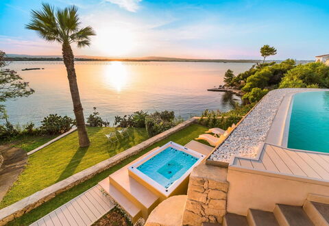 Villa Vernissage: Bleu, L'Eau, Plan D'Eau, Piscine, Cotiers Et Relief Océaniques, Recours, Côte, Mer, Lac, Loisir