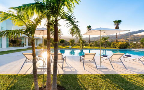 Villa Contemporanea: Piscine, Recours, Eco Hôtel, Mobilier De Jardin, Loisir, Ombre, Hôtel, Aménagement Paysager
