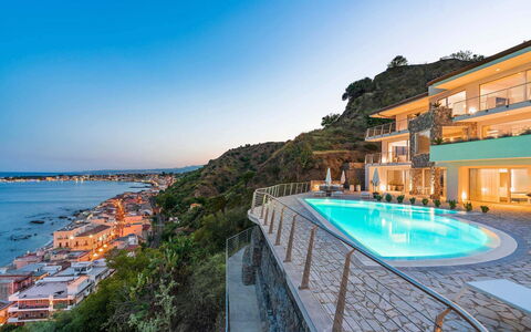 Villa Taormina- Baya Bella: Côte, Mer, Recours, Rive, Hôtel, Ville Resort, Piscine, Plage, Station Balnéaire, Villa