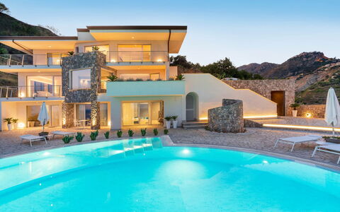 Villa Taormina- Baya Bella: Bleu, Piscine, Recours, Villa, Eco Hôtel, Manoir, Biens, Hôtel, Ville Resort, Balcon