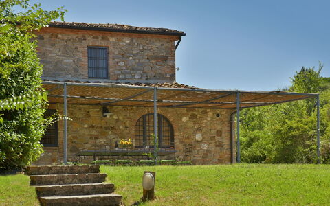 Villa Ginevra: Chalet, Biens, Ferme, Jardin, Pelouse, Cour, Arrière-Cour, Mur De Pierre, Aménagement Paysager