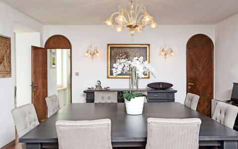 Tenuta le Selve: Meubles, Design Intérieur, Table, Mur, Sol, Bois, Chaise, Salle À Manger, Luminaire, Table Cuisine Et Salle A Manger