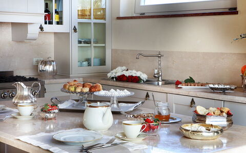 Tenuta le Selve: Vaisselle, Serveware, Design Intérieur, Meubles, Vaisselle, Porcelaine, Fruit, Drinkware, Aliments