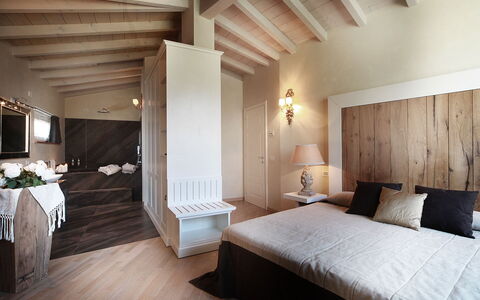 Tenuta le Selve: Meubles, Design Intérieur, Lit, Chambre, Sol, Mur, Sol, Plafond, Bois, Pièce