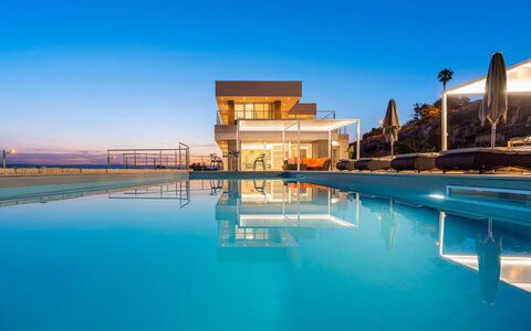 Villa Nina: Bleu, Piscine, Recours, Appartement, Eco Hôtel, Hôtel, Villa, Ville Resort, Crépuscule, Station Balnéaire