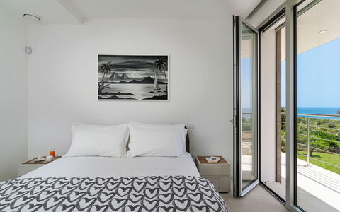 Villa Nina: Meubles, Design Intérieur, Bois, Sol, Sol, Lit, Chambre, Pièce, Domicile, Plafond