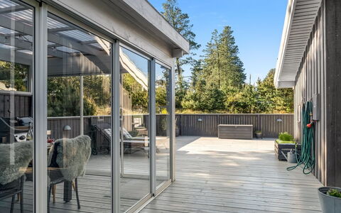 Elisenda - 2.2Km from the Sea: Bois, Sol, Design Intérieur, Sol, Meubles, Parquet, Pièce, Plafond, Tache De Bois, Dur