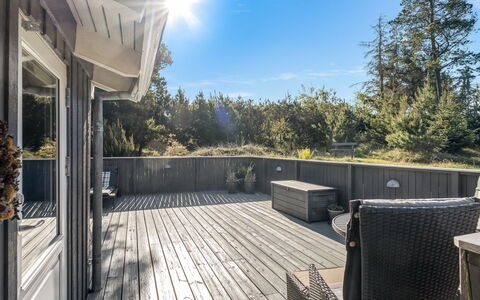 Elisenda - 2.2Km from the Sea: Bleu, Arbuste, Chalet, Couverture De Sol, Jardin, Biens, Ombre, Aménagement Paysager, Ferme, Eco Hôtel