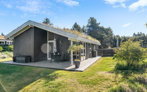 Elisenda - 2.2Km from the Sea: Bleu, Arbuste, Chalet, Couverture De Sol, Jardin, Biens, Ombre, Aménagement Paysager, Ferme, Eco Hôtel