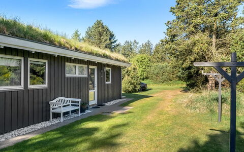 Elisenda - 2.2Km from the Sea: Bleu, Arbuste, Chalet, Couverture De Sol, Jardin, Biens, Ombre, Aménagement Paysager, Ferme, Eco Hôtel