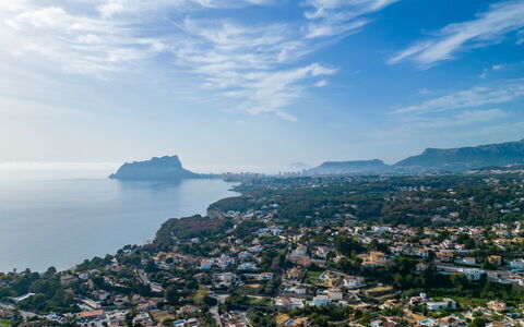 La Familia: Bleu, Ciel, L'Eau, Plan D'Eau, Horizon, Cotiers Et Relief Océaniques, Paysage Naturel, Côte, Mer, Promontoire