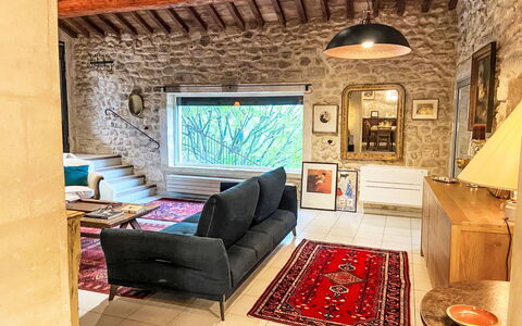 Mas du Castelet: Meubles, Design Intérieur, Sol, Canapé, Mur, Sol, Bois, Salon, Pièce, Plafond