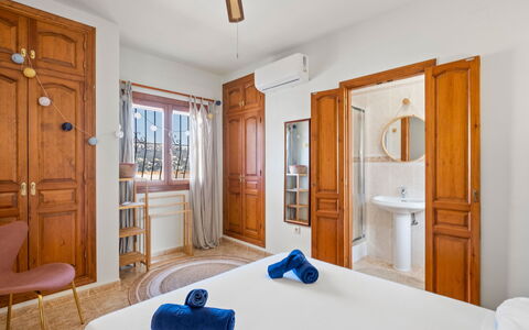 Moraira Magica: Sol, Porte, Appartement, Pièce, Plafond, Dur, Tache De Bois, Chambre, Lit, Hôtel