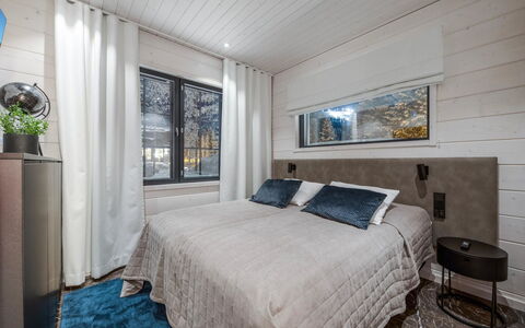 Levi Star West a: Voie Navigable, Banque, Cours D'Eau, Lac, Chalet, Forêt, Canal, Réservoir, Cabane En Rondins