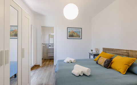 Poggio Padule: Meubles, Lit, Design Intérieur, Sol, Sol, Chambre, Mur, Literie, Drap De Lit, Bois