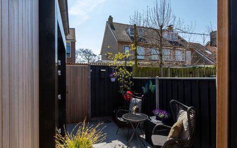 Bon Zoutelande: Bois, Domicile, Pot De Fleur, Arrière-Cour, Jardin, Cour, Tache De Bois, Dur, Plante D'Appartement, Cour
