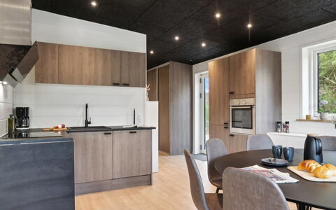 Danske - 6.8Km from the Sea: Meubles, Design Intérieur, Sol, Cuisine, Comptoir, Luminaire, Plafond, Bois, Sol, Appareil De Cuisine