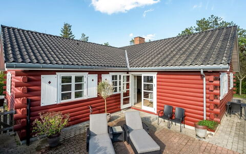 Ingert - 1Km from the Sea: Sol, Mur, Sol, Design Intérieur, Bois, Plafond, Parquet, Éclairage, Meubles, Revêtement De Sol Stratifié
