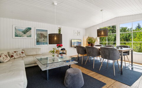 Sylvie - 400M from the Sea: Meubles, Design Intérieur, Bois, Plafond, Canapé, Sol, Salon, Domicile, Table, Pièce