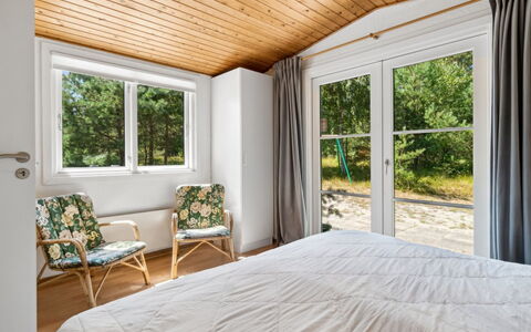 Sylvie - 400M from the Sea: Design Intérieur, Bois, Meubles, Sol, Sol, Chambre, Plafond, Lit, Domicile, Éclairage