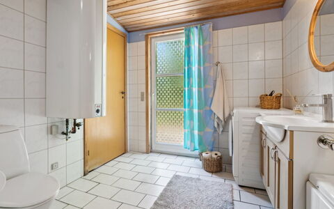 Sylvie - 400M from the Sea: Salle De Bains, Luminaire Plomberie, Sol, Design Intérieur, Sol, Évier, Lavabo, Robinet, Toilette, Plomberie