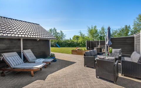 Kuisma - 1.1Km to the Fjord: Mobilier De Jardin, Meubles, Toit, Ombre, Chaise, Patio, Plate-Forme, Tableau De Plein Air, Chalet, Dur