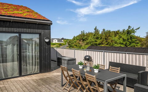 Kjeld - from the Sea: Bois, Toit, Domicile, Composite, Plate-Forme, Dur, Planche, Ombre, Tache De Bois, Balcon
