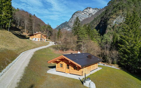Baita Piciola: Maison, Toit, Chalet, Zone Rurale, Domicile, Cabane, Village, Cabane En Rondins, Station De Montagne, Chaîne De Montagnes