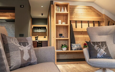 Baita Granda: Meubles, Design Intérieur, Sol, Bois, Sol, Salon, Pièce, Éclairage, Plafond, Domicile