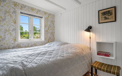 Blomma - 1Km from the Sea: Mur, Bois, Chambre, Sol, Sol, Design Intérieur, Lit, Drap De Lit, Plafond, Literie
