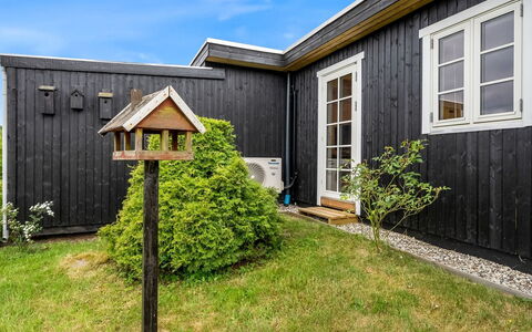Blomma - 1Km from the Sea: Bois, Porte, Siding, Planche, Dur, Jardin, Couverture De Sol, Tache De Bois, Chalet, Arrière-Cour