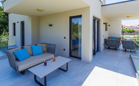 Frani: Design Urbain, Composite, Mobilier De Jardin, Appartement, Chaise, Ombre, Béton, Balcon, Piscine, Recours