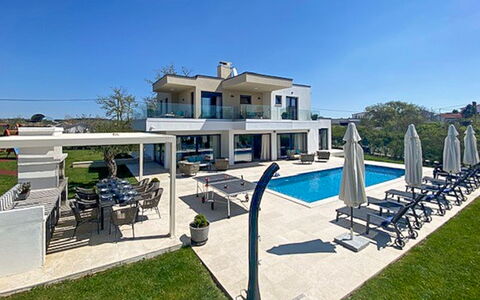 Frani: Arbuste, Zone Résidentielle, Porche, Jardin, Balcon, Ombre, Mobilier De Jardin, Cour, Chaise, Aménagement Paysager