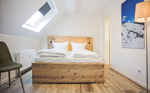 Winterfreude: Bois, Chambre, Lit, Meubles, Design Intérieur, Literie, Sol, Drap De Lit, Sol, Domicile