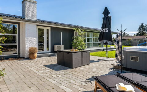 Timao - 750M from the Sea: Bois, Domicile, Porche, Plate-Forme, Dur, Toit, Tache De Bois, Parquet, Eco Hôtel